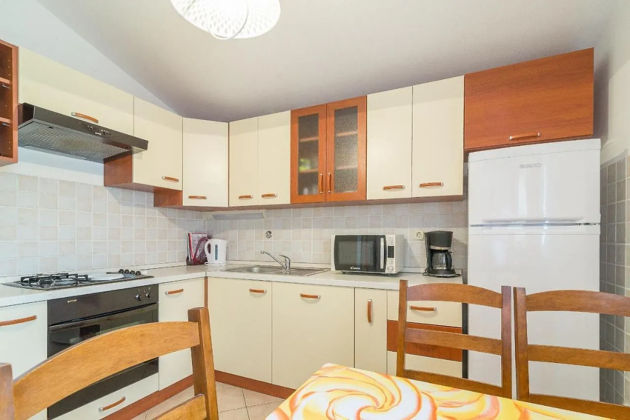 Apartments Puskaric Vir