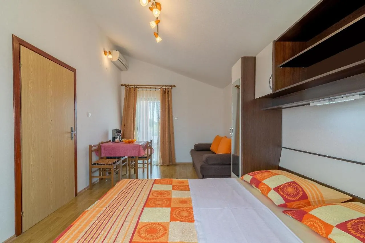 Apartments Puskaric Vir