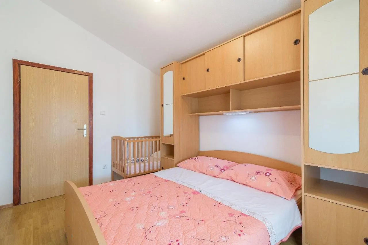 Apartments Puskaric Vir 0*,  Croatia